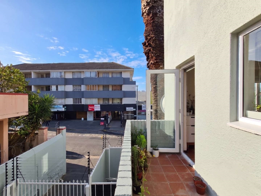 1 Bedroom Property for Sale in Oranjezicht Western Cape